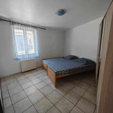 Chez Lili Et Roger *