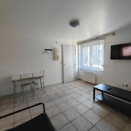 Apartament Chez Lili Et Roger *